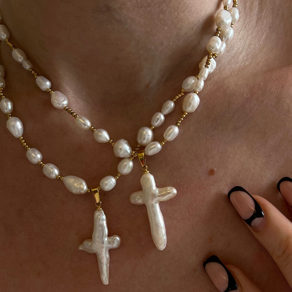 Baroque style cross pearl necklace