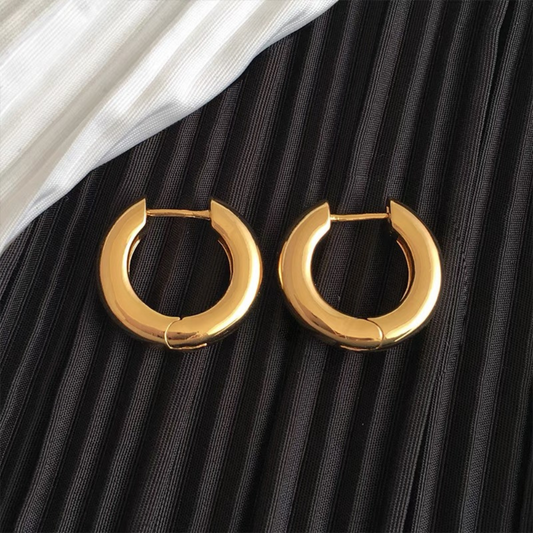 Hoop Earrings in 18k Yellow Gold