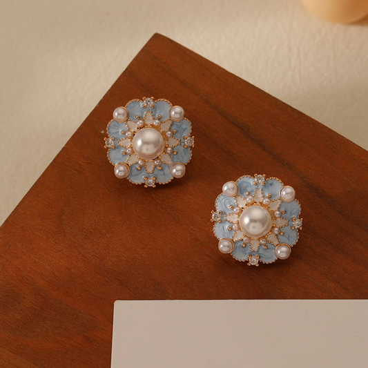 Flower stud earrings-Pearls